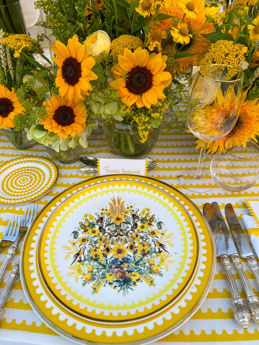 Μαίρη Κατράντζου - Μάριος Πολίτης: Το επίσημο άλμπουμ της βάφτισης στις Σπέτσες