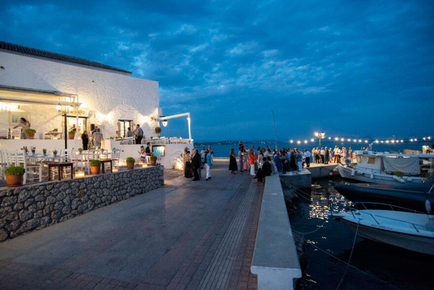 Μαίρη Κατράντζου - Μάριος Πολίτης: Το επίσημο άλμπουμ της βάφτισης στις Σπέτσες