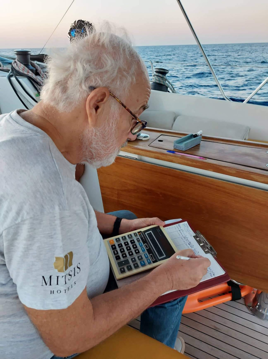 Σπύρος Χρυσικόπουλος: Κολύμπησε από τη Ρόδο στο Καστελόριζο σε 64 ώρες χωρίς διακοπή