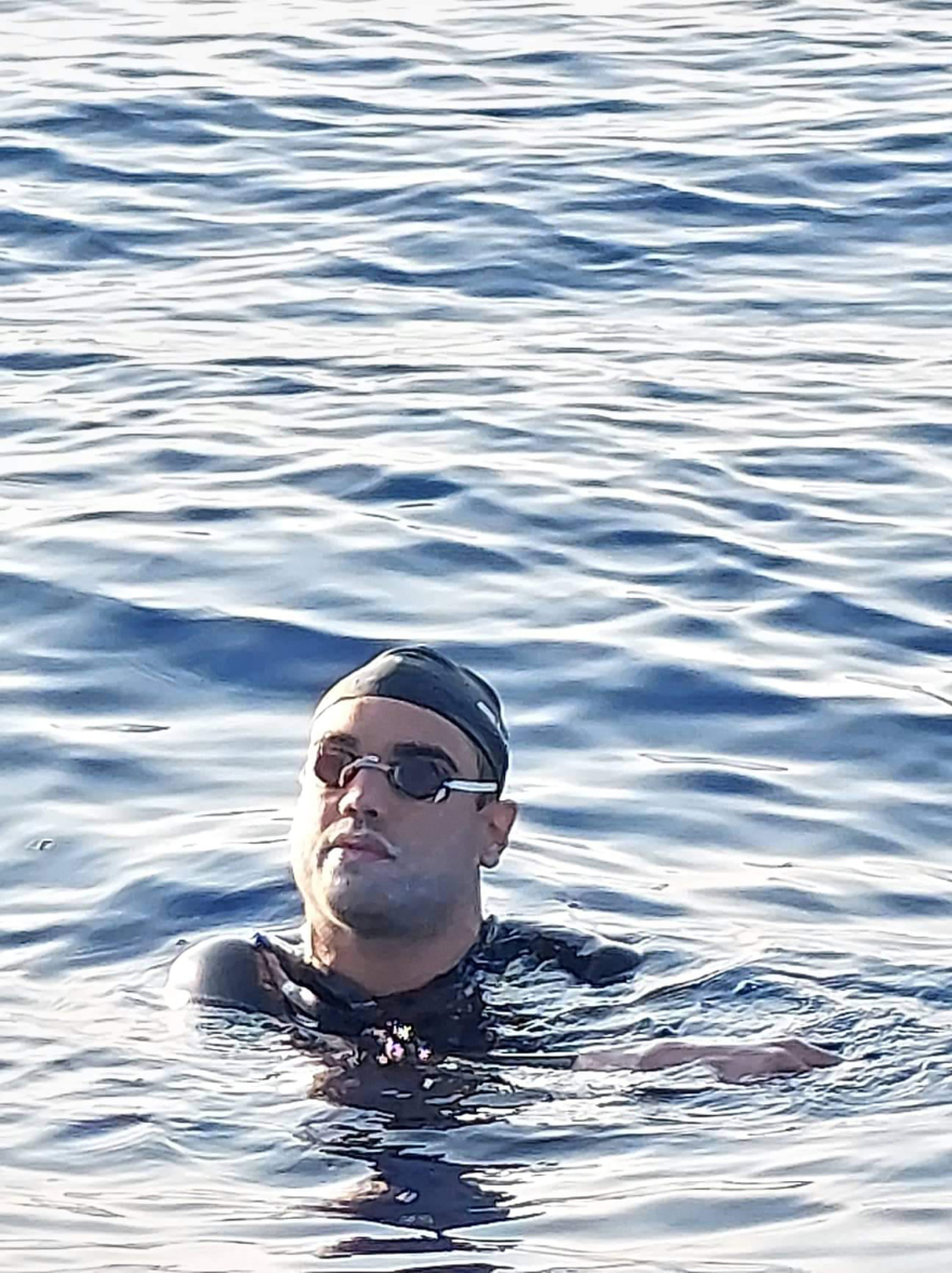 Σπύρος Χρυσικόπουλος: Κολύμπησε από τη Ρόδο στο Καστελόριζο σε 64 ώρες χωρίς διακοπή