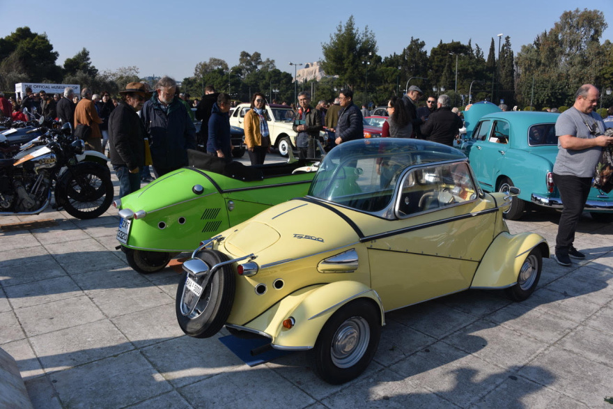 Άλιμος: «Παρέλαση» από κλασικές μοτοσικλέτες (βίντεο + φωτογραφίες)