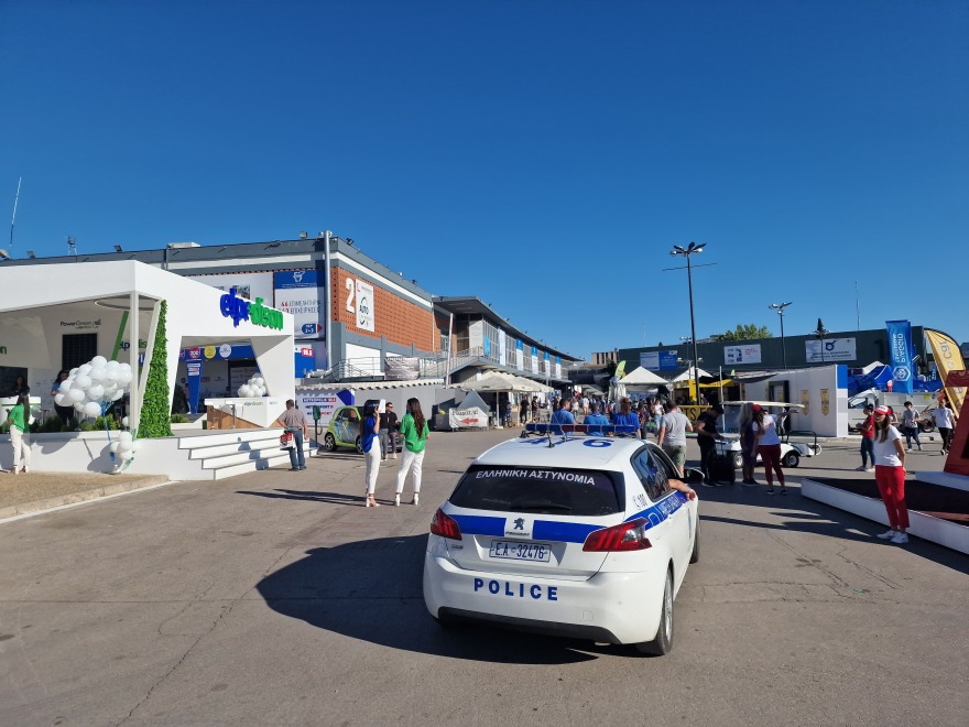 Άγριο ξύλο εντός της ΔΕΘ με έναν τραυματία και έξι προσαγωγές – Δείτε βίντεο και εικόνες