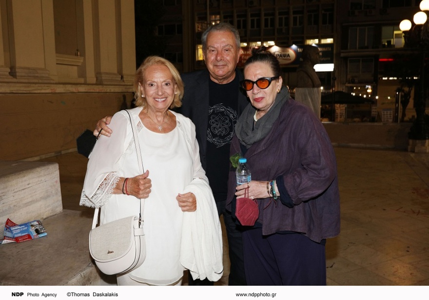 Χάρις Αλεξίου και Όλια Λαζαρίδου μας ταξιδεύουν στο Αϊβαλί