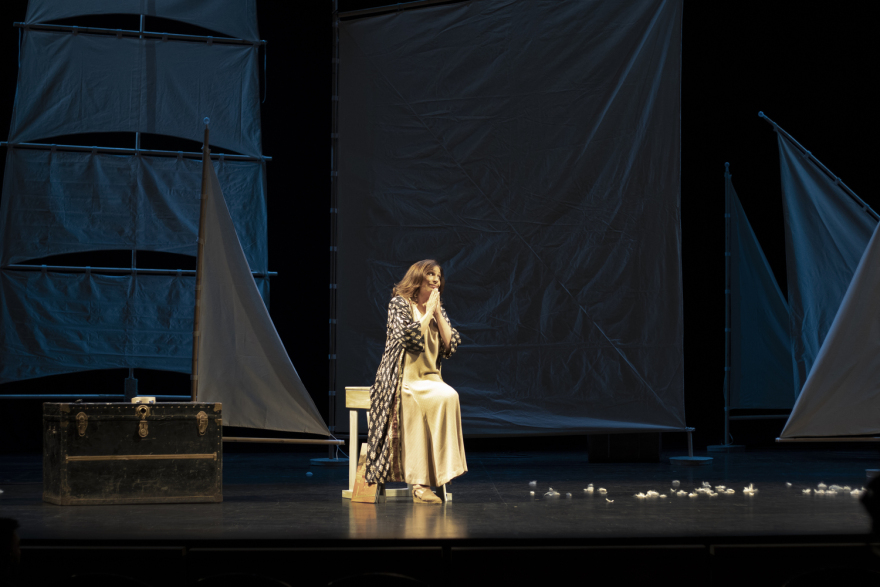 Χάρις Αλεξίου και Όλια Λαζαρίδου μας ταξιδεύουν στο Αϊβαλί