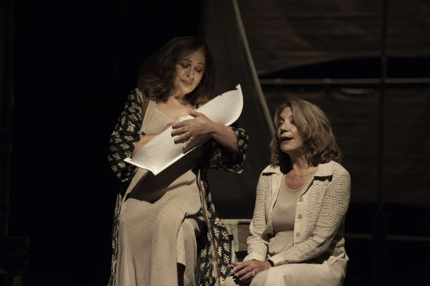 Χάρις Αλεξίου και Όλια Λαζαρίδου μας ταξιδεύουν στο Αϊβαλί