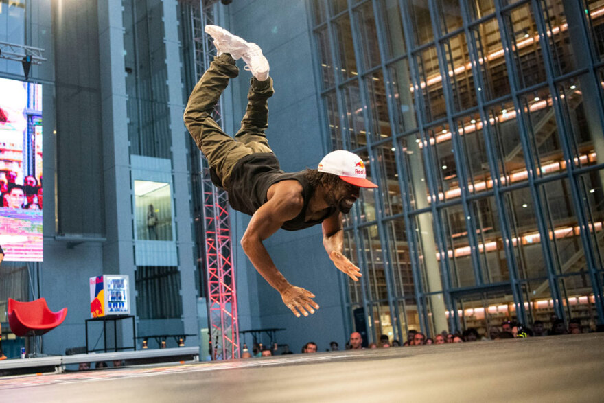 Χιλιάδες θεατές μπήκαν σε break dance ρυθμούς στο Κέντρο Πολιτισμού Ίδρυμα Σταύρος Νιάρχος