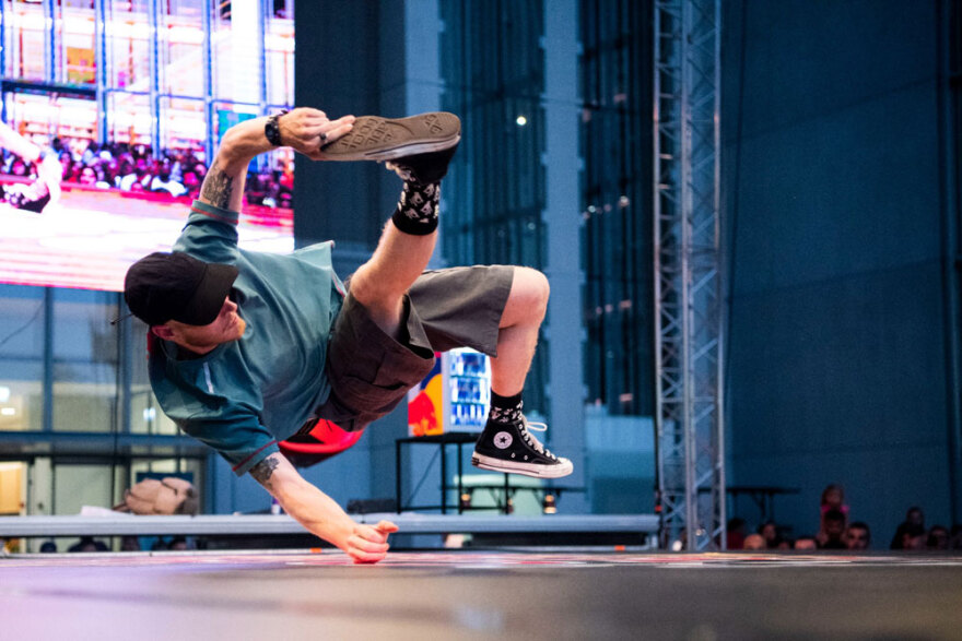 Χιλιάδες θεατές μπήκαν σε break dance ρυθμούς στο Κέντρο Πολιτισμού Ίδρυμα Σταύρος Νιάρχος