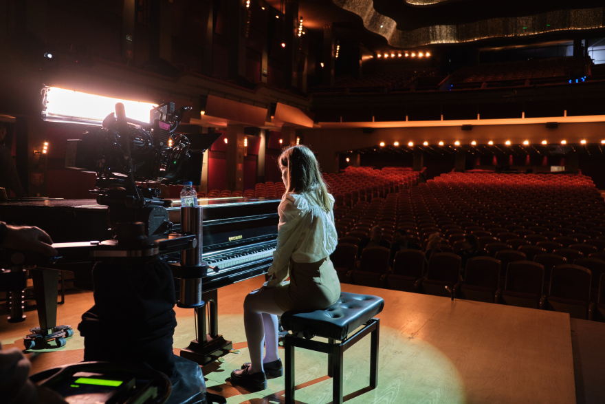 Maestro: Η νέα σειρά κάνει πρεμιέρα τον Οκτώβριο - Δείτε φωτογραφίες από τα γυρίσματα