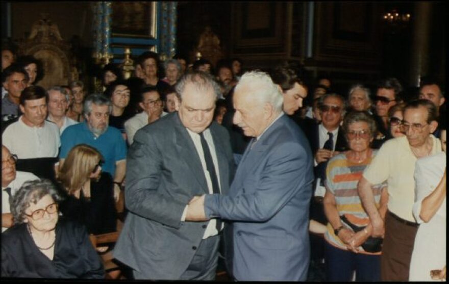 Κώστας Καζάκος: Η «πόρτα» στο Πανεπιστήμιο, η συνάντηση με Κουν και ο έρωτας με την Καρέζη