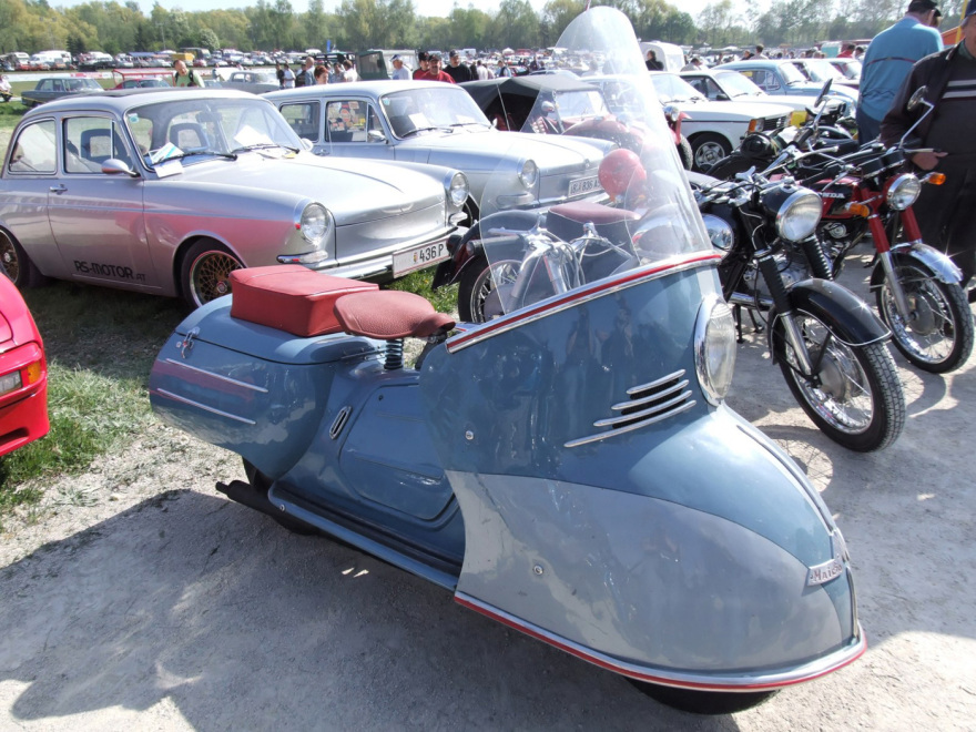 Άλιμος: «Παρέλαση» από κλασικές μοτοσικλέτες (βίντεο + φωτογραφίες)