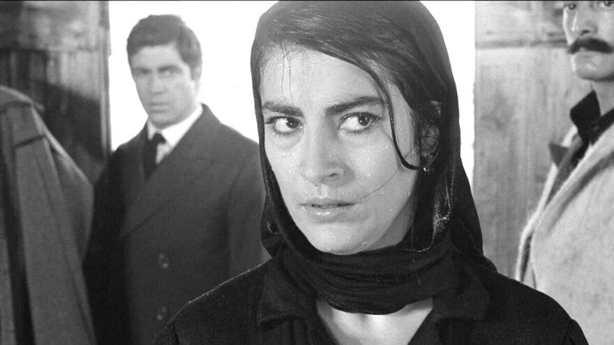 Ειρήνη Παπά: Αν η Ελλάδα είχε πρόσωπο, θα ήταν το δικό της - Η ζωή και η καριέρα της