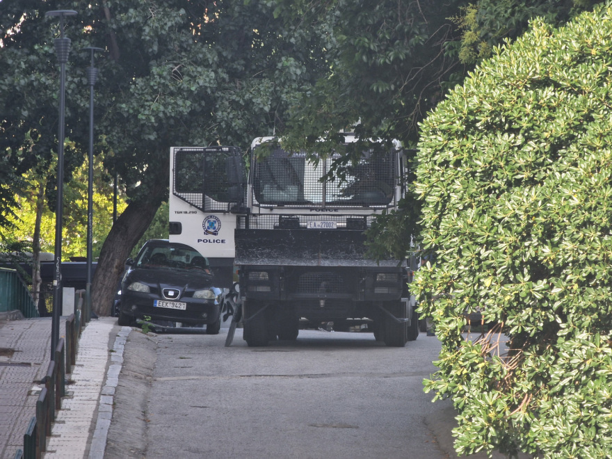 ΑΠΘ: Νέα διαμαρτυρία φοιτητών με πανό και συνθήματα για την Πανεπιστημιακή Αστυνομία