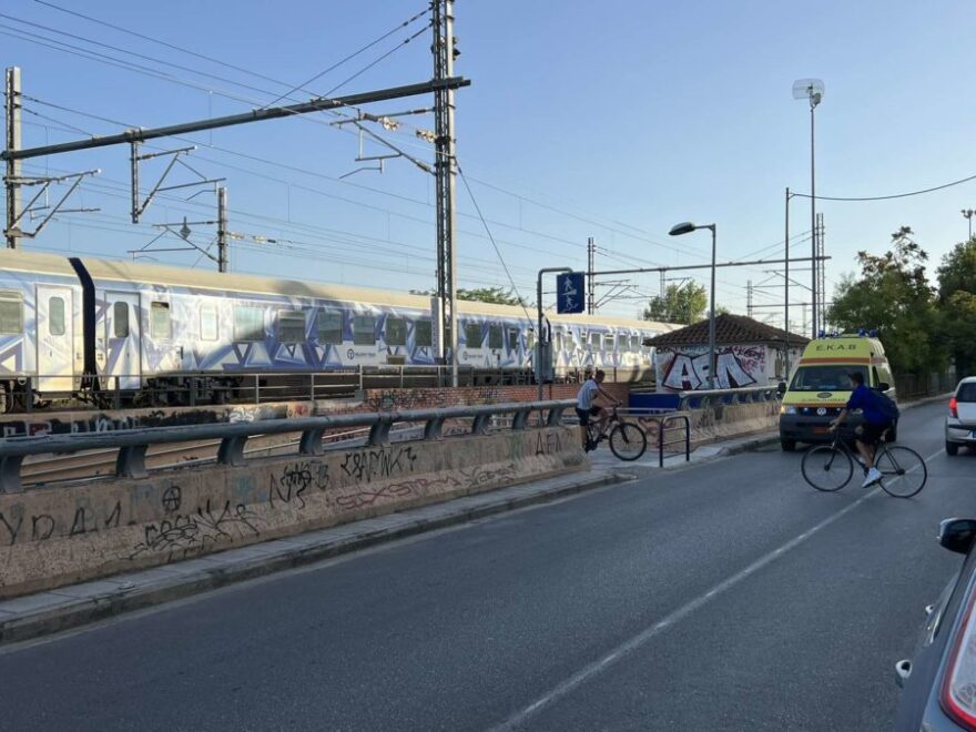 Λάρισα: Δυστύχημα στις γραμμές του τρένου – Αμαξοστοιχία παρέσυρε και σκότωσε 21χρονο