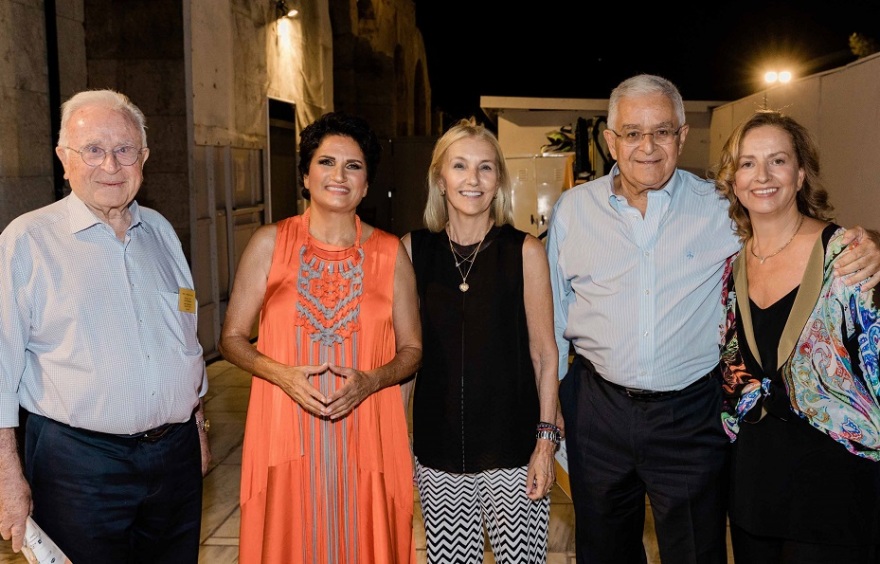 Μαζί για το Παιδί: Η Άλκηστις Πρωτοψάλτη τραγούδησε Μελίνα Μερκούρη στο Ηρώδειο 