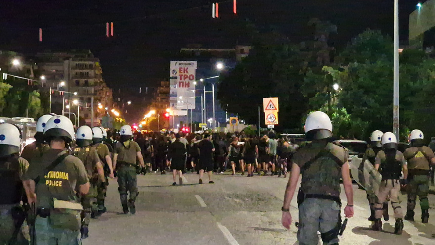 Θεσσαλονίκη: Μεταμεσονύχτια πορεία φοιτητών και αναρχικών για την πανεπιστημιακή αστυνομία