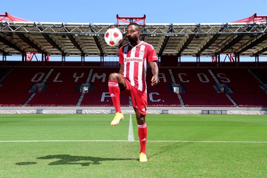  Ολυμπιακός: Ανακοίνωσε τον  Σίντρικ Μπακαμπού