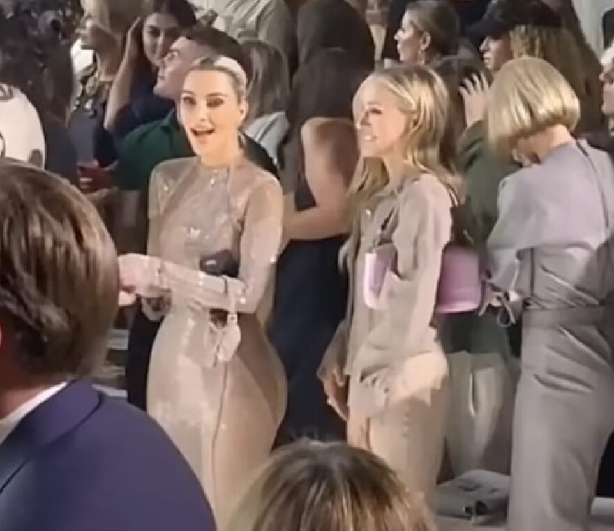 Άννα Γουίντουρ: Αγνόησε επιδεικτικά την Κιμ Καρντάσιαν - Άναυδη η τηλεπερσόνα