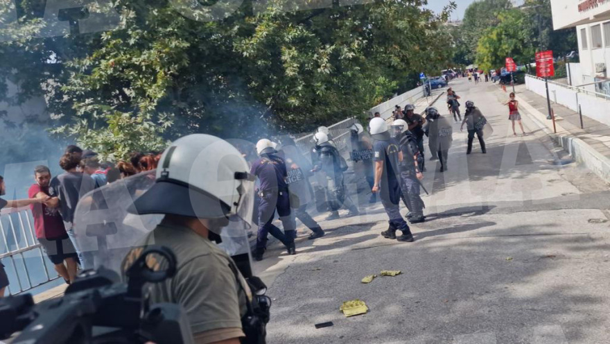 Θεσσαλονίκη: Χημικά στο ΑΠΘ μετά από επίθεση στην Πανεπιστημιακή Αστυνομία - Δείτε βίντεο
