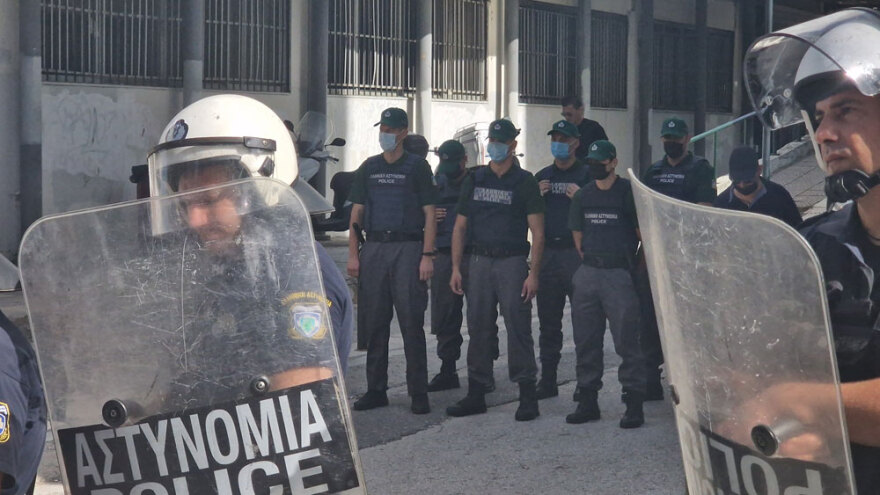 Θεσσαλονίκη: Χημικά στο ΑΠΘ μετά από επίθεση στην Πανεπιστημιακή Αστυνομία - Δείτε βίντεο