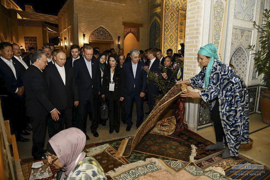 Σύνοδος κορυφής στο Ουζμπεκιστάν: Τα κρίσιμα τετ-α-τετ και η επιθυμία Ερντογάν που έπεσε στο κενό