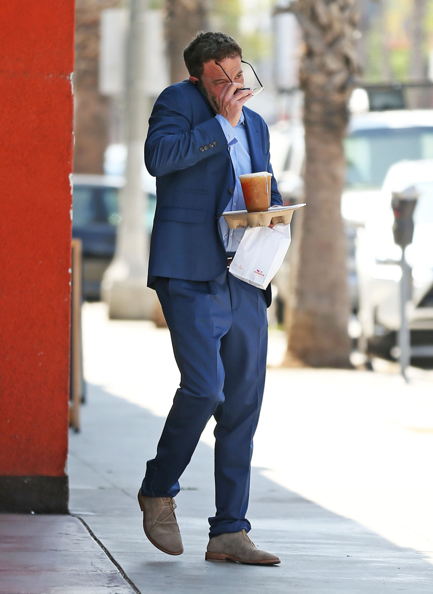 Μπεν Άφλεκ: Έκανε στάση για καφέ σε γνωστή αλυσίδα της Σάντα Μόνικα 