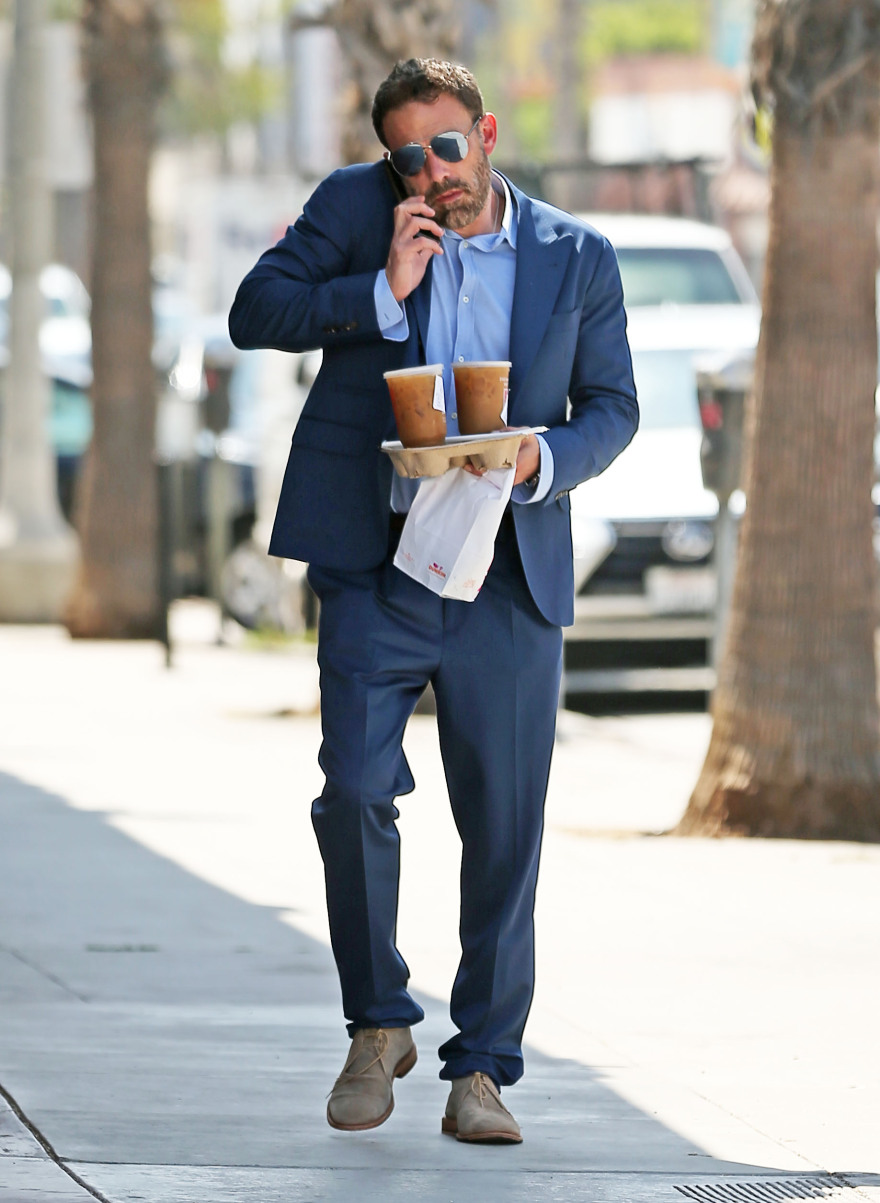 Μπεν Άφλεκ: Έκανε στάση για καφέ σε γνωστή αλυσίδα της Σάντα Μόνικα 