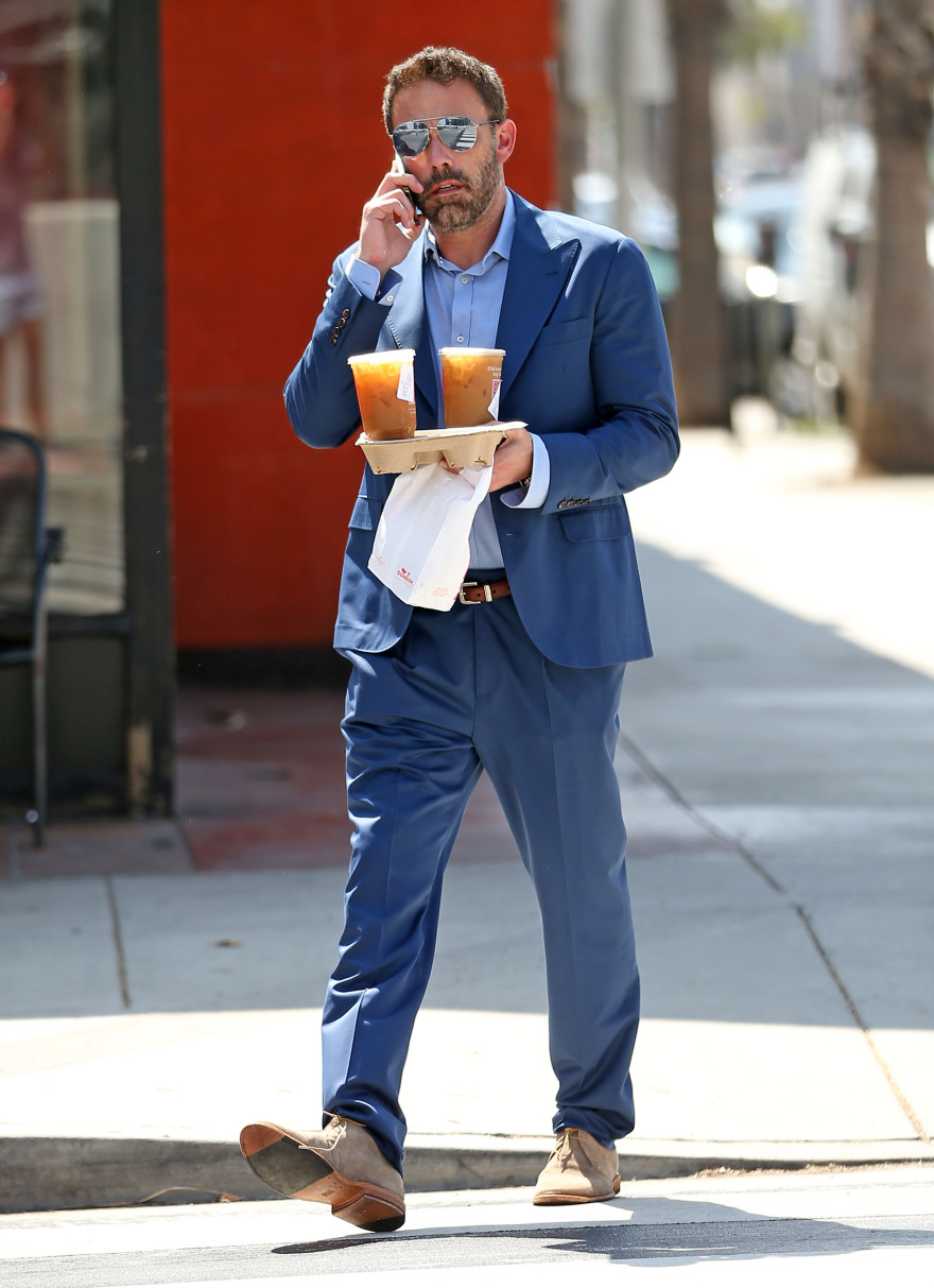 Μπεν Άφλεκ: Έκανε στάση για καφέ σε γνωστή αλυσίδα της Σάντα Μόνικα 
