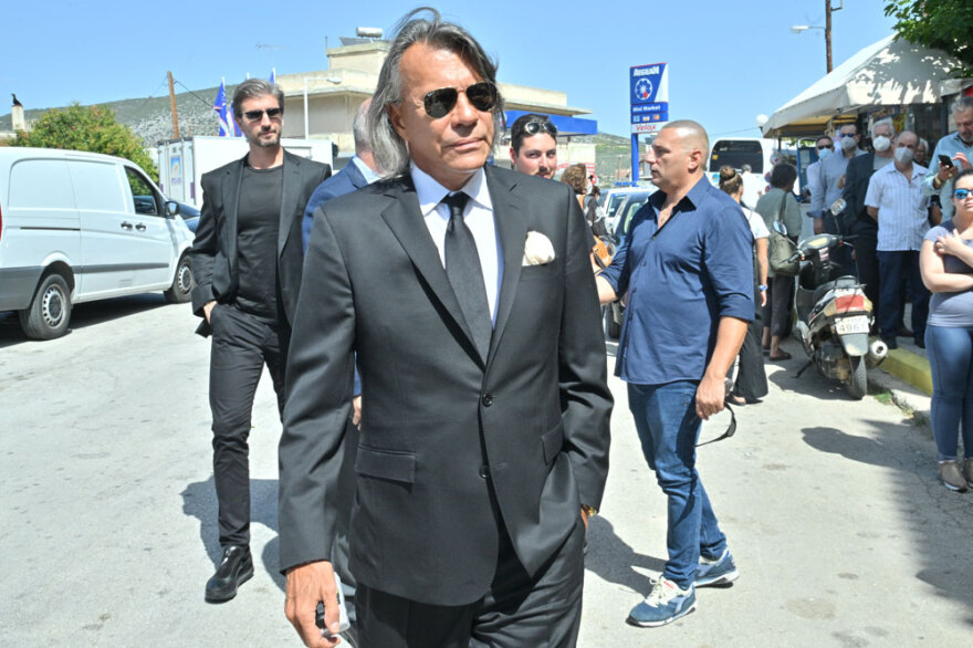 Το «τελευταίο αντίο» στην Ειρήνη Παπά στο Χιλιομόδι Κορινθίας