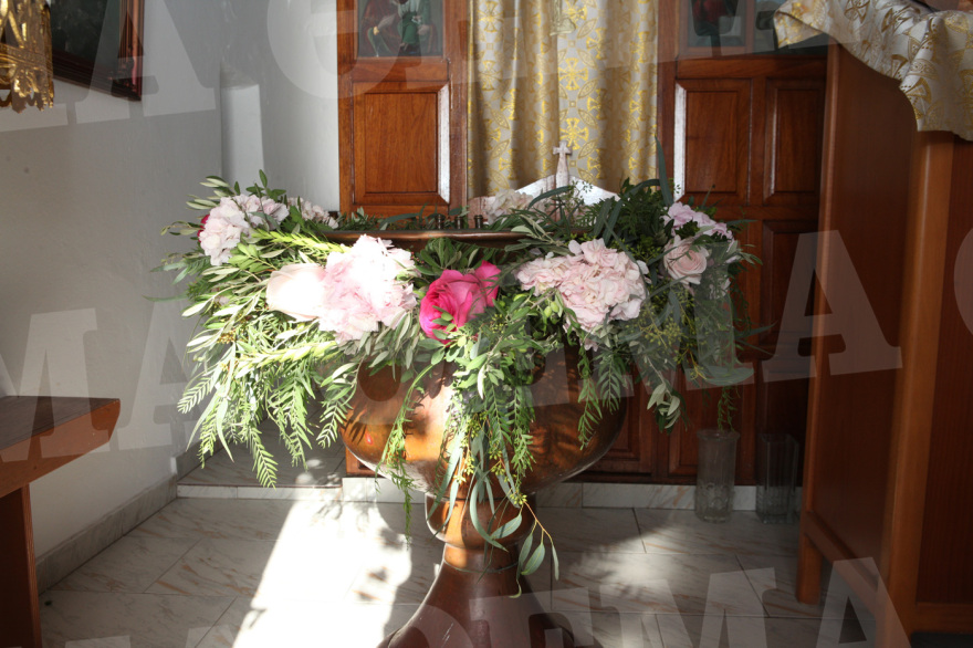 Μύκονος: Φωτογραφίες από τη βάφτιση των δίδυμων κοριτσιών του Σάκη Τανιμανίδη και της Χριστίνας Μπόμπα 