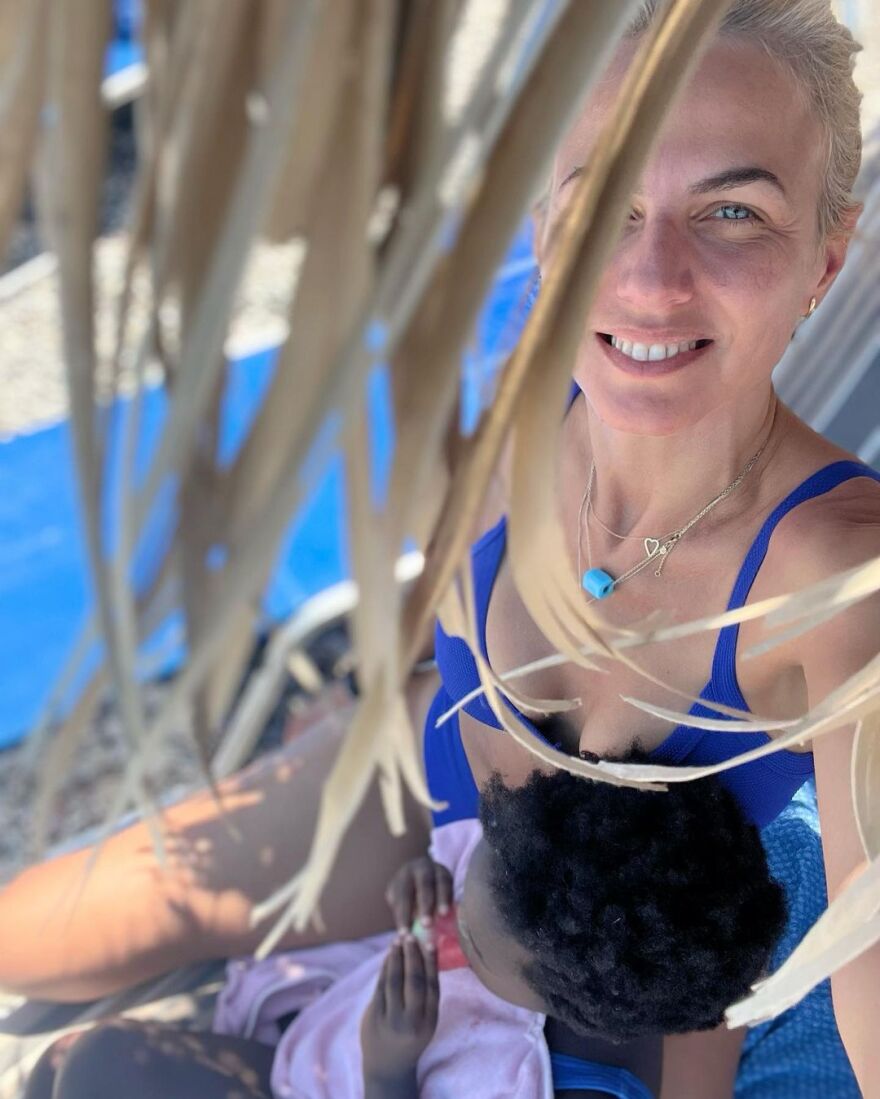 Χριστίνα Κοντοβά: Το φωτογραφικό άλμπουμ των διακοπών της με την Έιντα