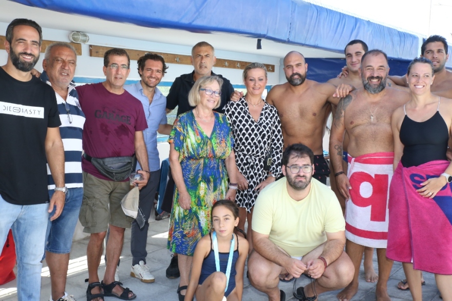 «Κολυμπάμε για τη ζωή» - Σκυταλοδρομία αγάπης «Βασίλης Τοκάκης» στον Πειραιά 