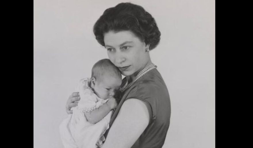 Βασίλισσα Ελισάβετ: Φόρο τιμής απέτισε ο «άτακτος» γιος Άντριου - «Ήταν τιμή και προνόμιο να σας υπηρετήσω»