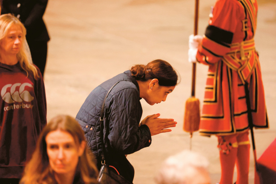 Κηδεία Βασίλισσας Ελισάβετ: Τη σχεδίαζαν  20 χρόνια,  θα κρατήσει  12 ώρες,  θα κοστίσει 6 δισ. λίρες