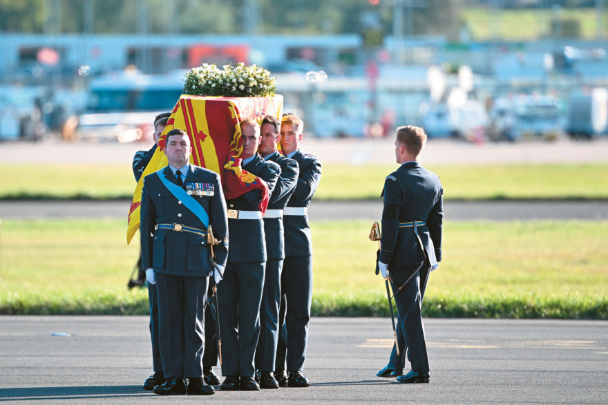 Κηδεία Βασίλισσας Ελισάβετ: Τη σχεδίαζαν  20 χρόνια,  θα κρατήσει  12 ώρες,  θα κοστίσει 6 δισ. λίρες