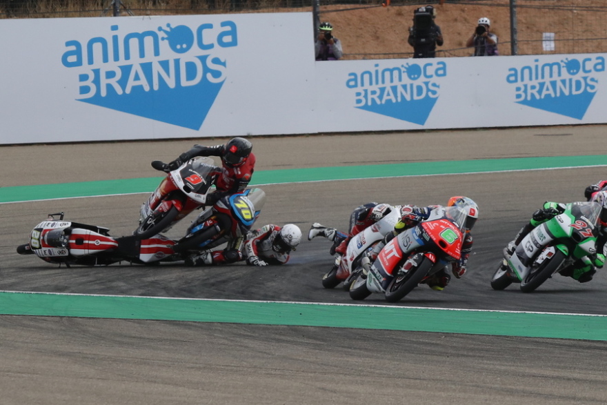 MotoGP: Τριπλή σύγκρουση στην πίστα της Αραγονίας- Δείτε τις εντυπωσιακές φωτογραφίες