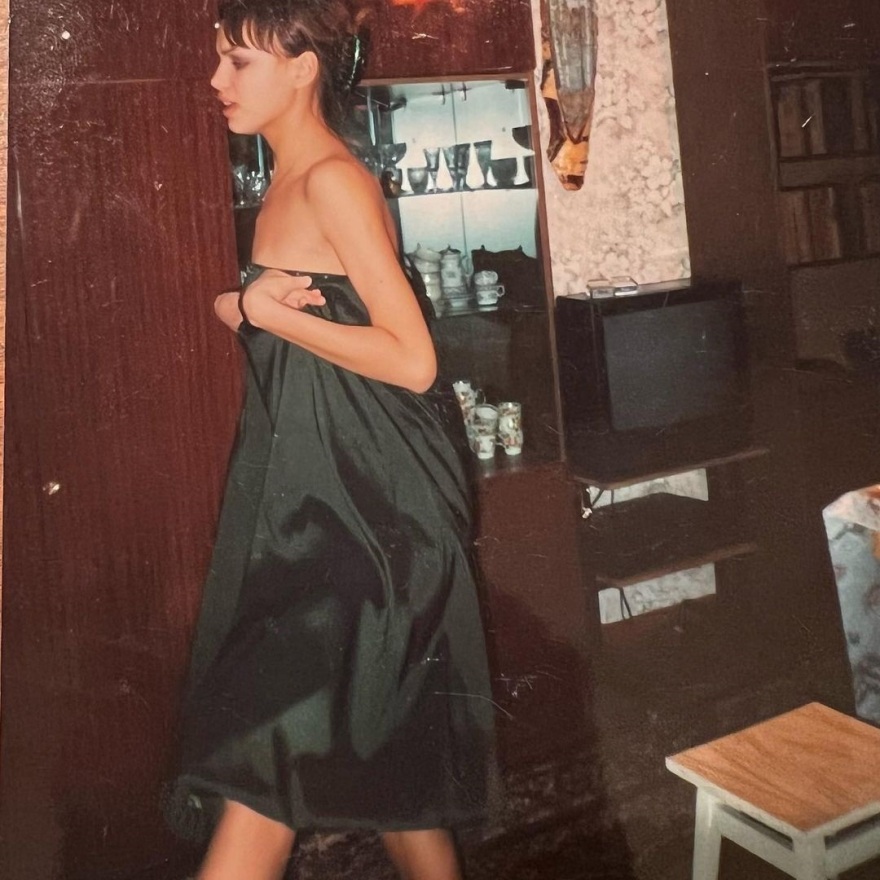 Η Ιρίνα Σάικ ανέβασε φωτογραφίες απ’ τα παλιά - Φωτογραφίες