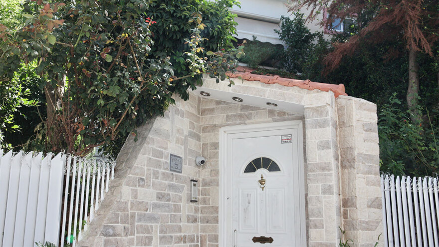 Γλυφάδα: Αστρολόγος το θύμα της ληστείας - Ήταν διαβασμένοι οι δράστες