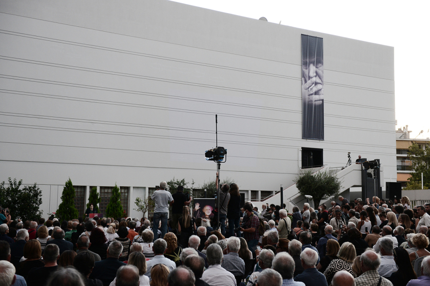 Κώστας Καζάκος: Σε κλίμα οδύνης το τελευταίο «αντίο» στον μεγάλο ηθοποιό - Δείτε φωτογραφίες