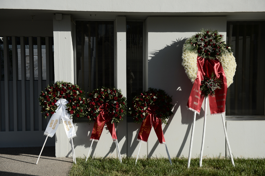 Κώστας Καζάκος: Σε κλίμα οδύνης το τελευταίο «αντίο» στον μεγάλο ηθοποιό - Δείτε φωτογραφίες