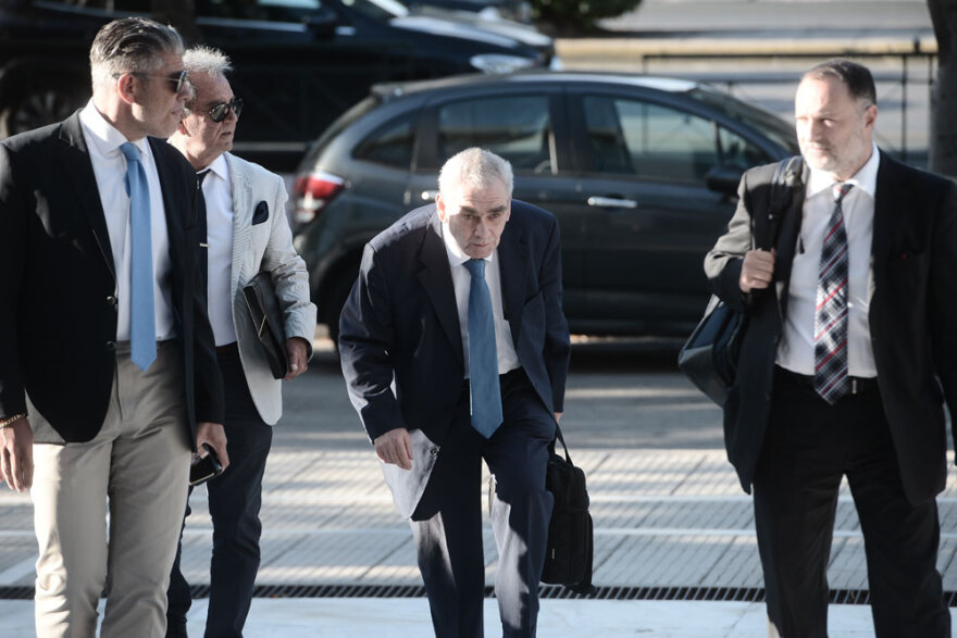 Novartis: 14 γυναίκες και 5 άνδρες δικάζουν Παπαγγελόπουλο - Τουλουπάκη  