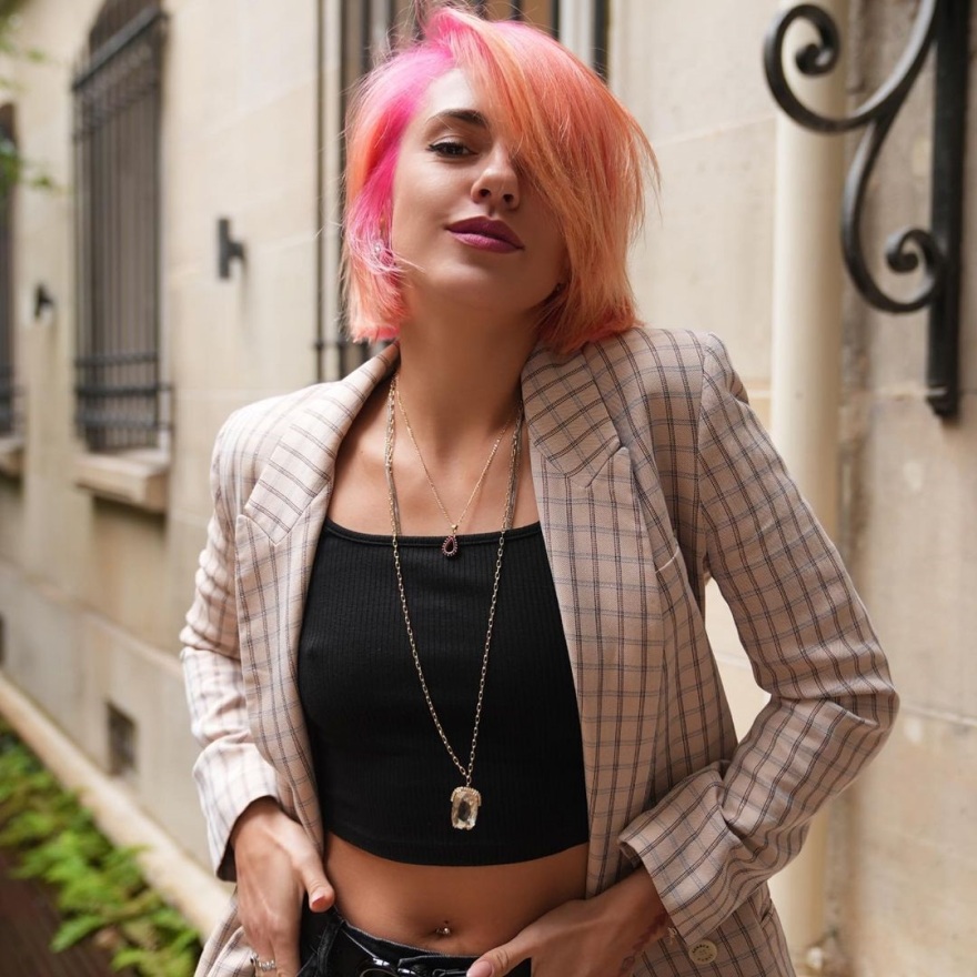 Η Κάτια Ταραμπανκό έβαψε τα μαλλιά της ροζ