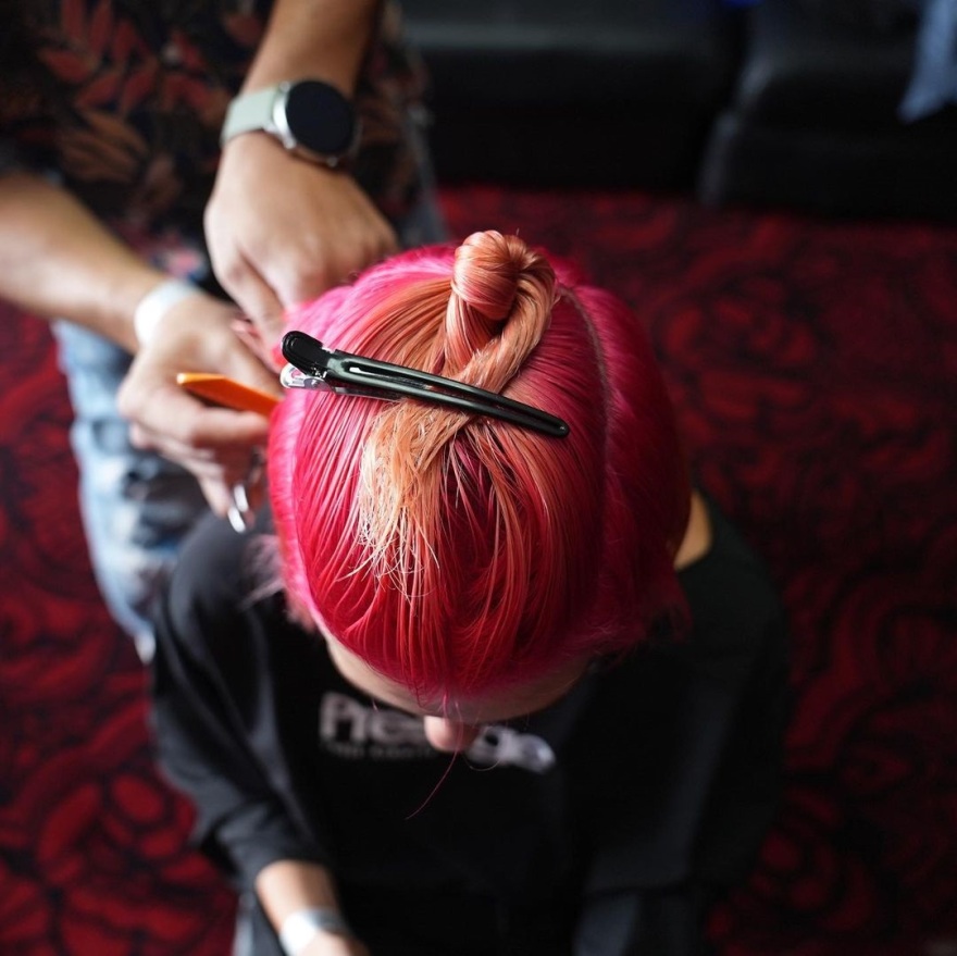 Η Κάτια Ταραμπανκό έβαψε τα μαλλιά της ροζ