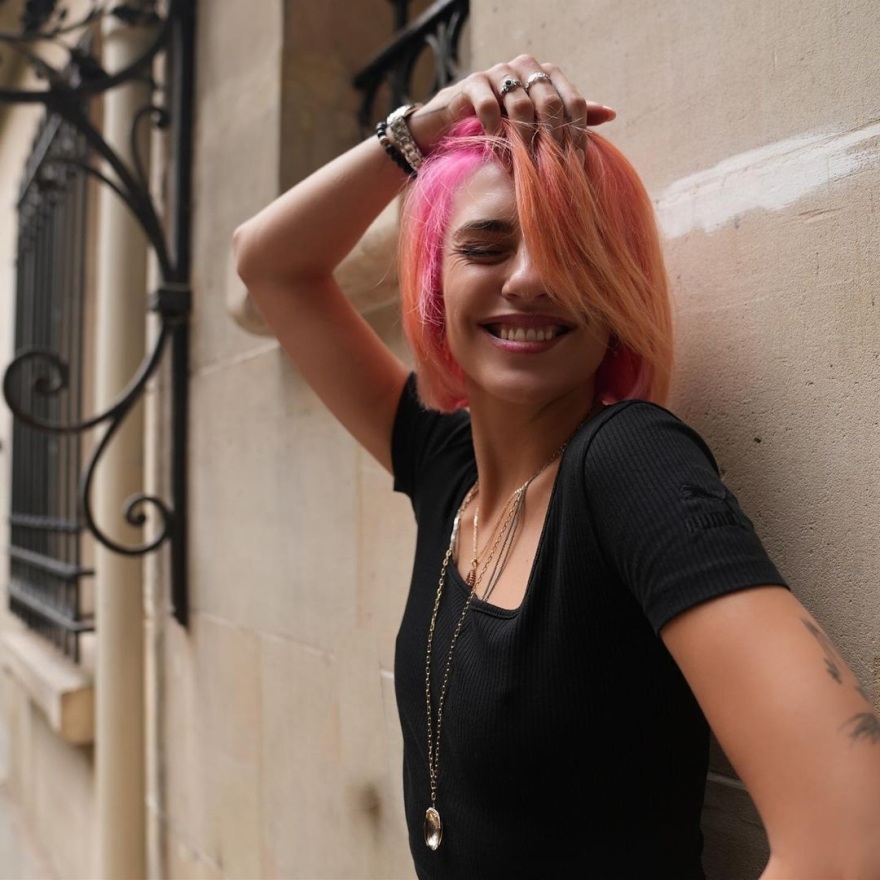 Η Κάτια Ταραμπανκό έβαψε τα μαλλιά της ροζ