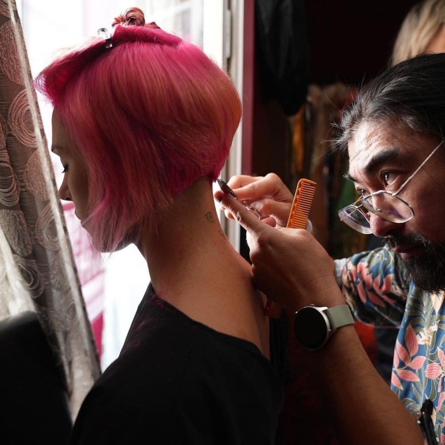 Η Κάτια Ταραμπανκό έβαψε τα μαλλιά της ροζ