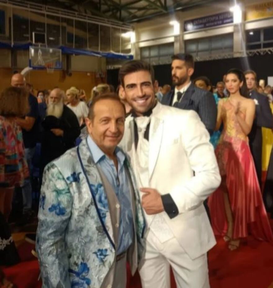 Μαίρη Χρονοπούλου: Σε επίδειξη μόδας με τον Σπύρο Μπιμπίλα