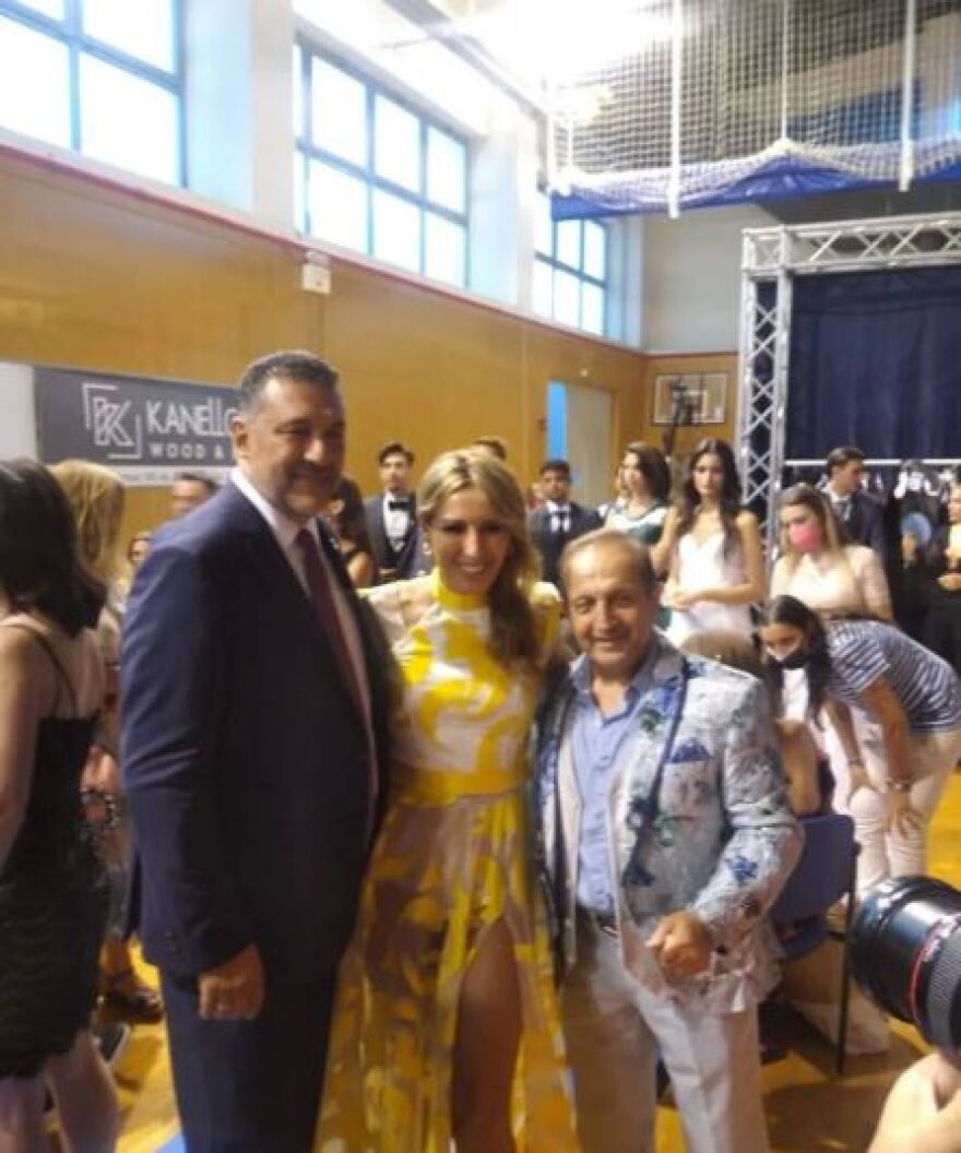 Μαίρη Χρονοπούλου: Σε επίδειξη μόδας με τον Σπύρο Μπιμπίλα