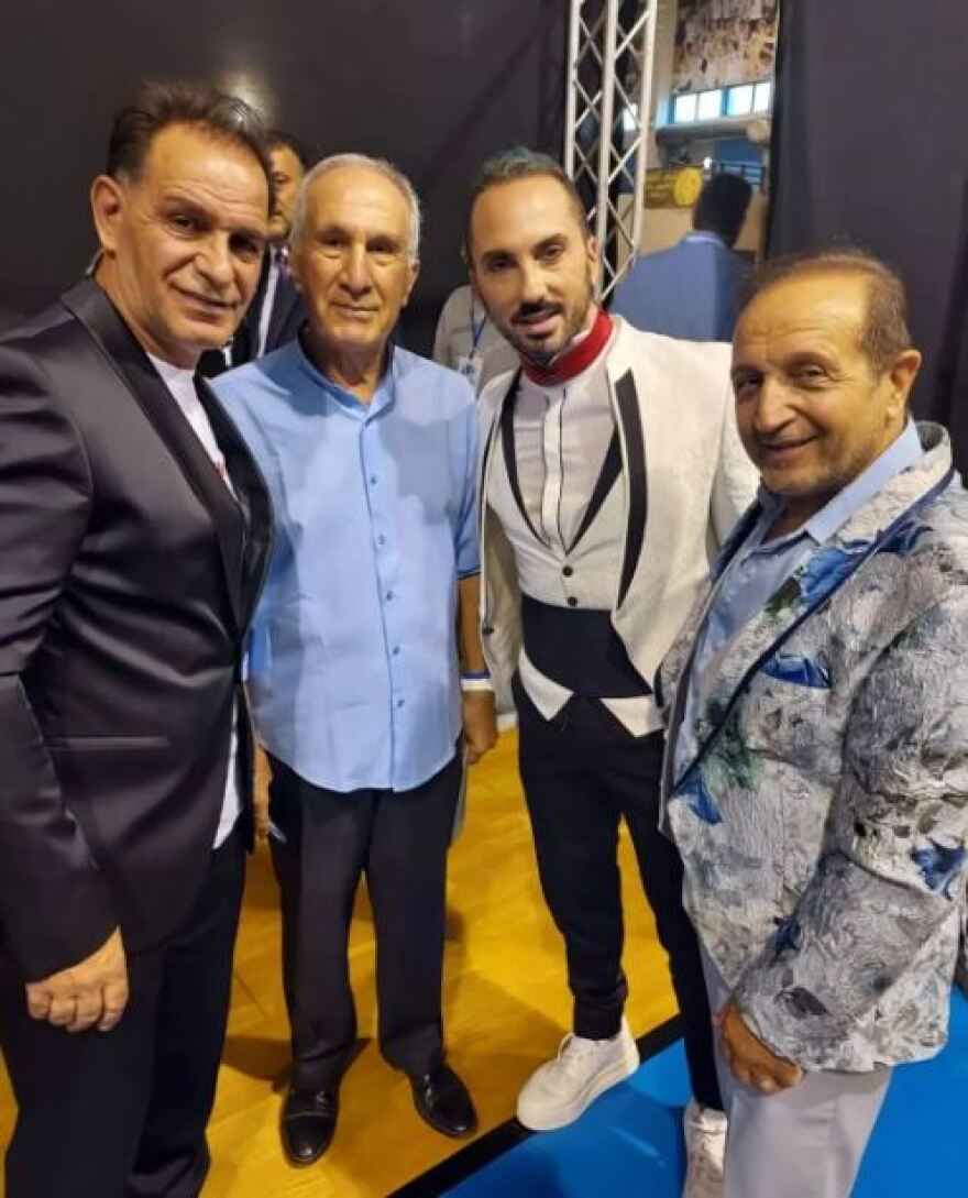 Μαίρη Χρονοπούλου: Σε επίδειξη μόδας με τον Σπύρο Μπιμπίλα