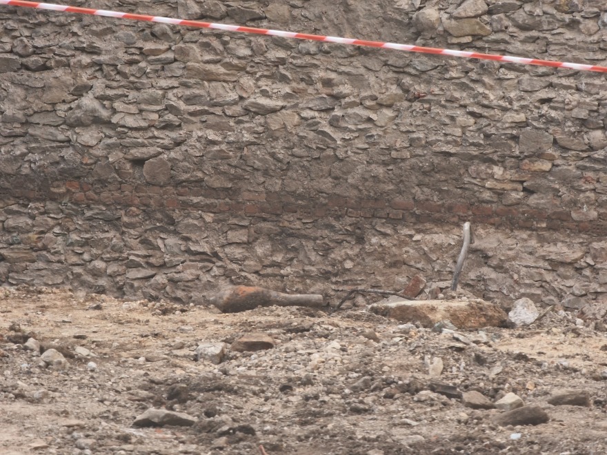 Θεσσαλονίκη: Έσκαβαν οικόπεδο και βρήκαν οξειδωμένο βλήμα όλμου