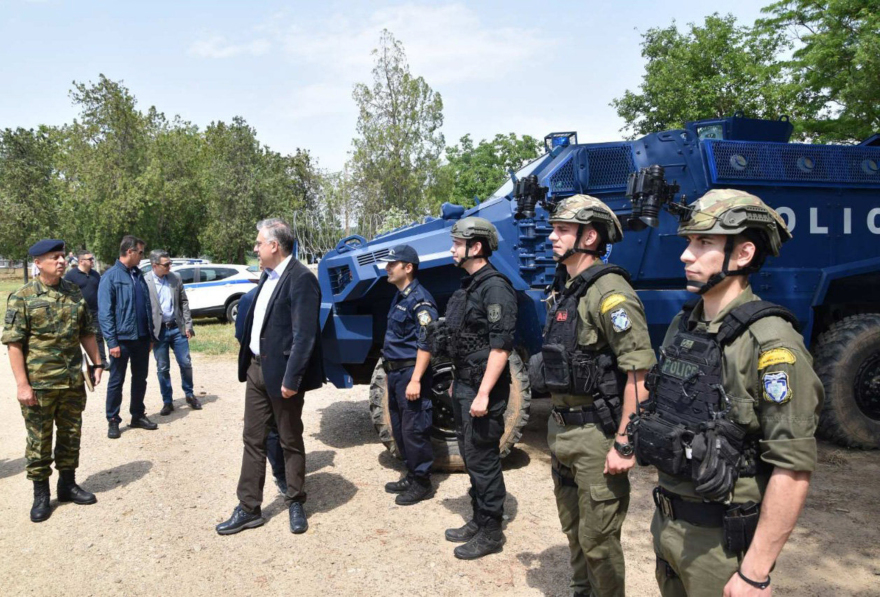 Θεοδωρικάκος: Χθες επιχείρησαν να περάσουν από Έβρο 1.500 παράνομοι μετανάστες