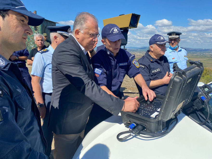 Θεοδωρικάκος: Χθες επιχείρησαν να περάσουν από Έβρο 1.500 παράνομοι μετανάστες